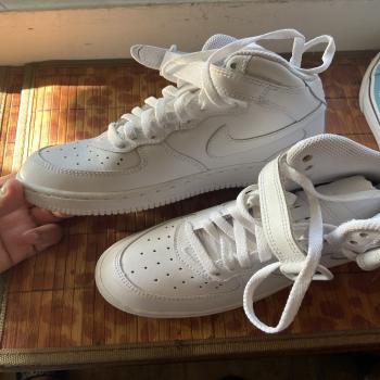 Air Forces size 1 in kids
