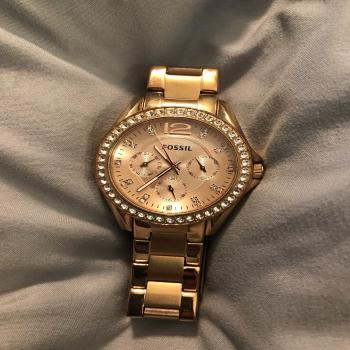rose gold fossil watch