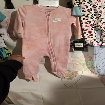 baby clothes 