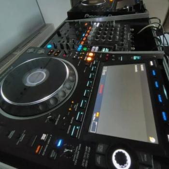 Pioneer DJ CDJ-3000×2 + DJM-900NXS2 + Gorilla Case