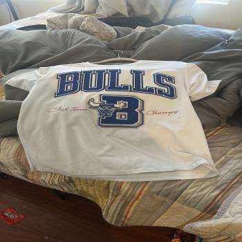 Chicago bull t shirt