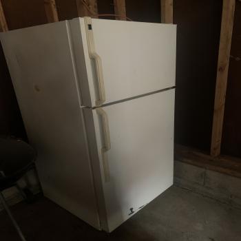 fridge & stove