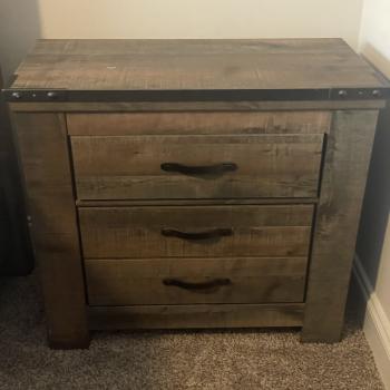 Ashley Furniture Queen Size Se