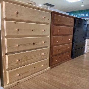5 Drawer Pinewood dresser 
