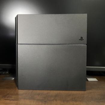 Sony Playstation 4 console 