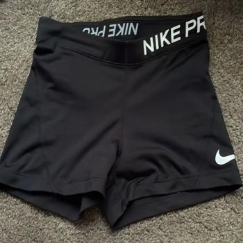 nike pro black shorts 
