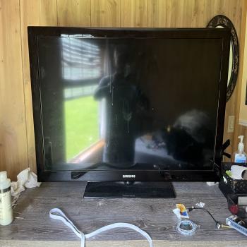 flat screen tv