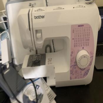 sewing machine 
