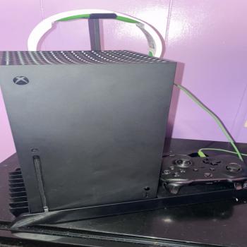 Xbox series x with accesories 