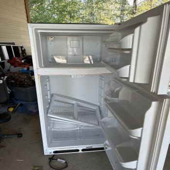FREE REFFRIGERATOR