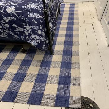 Area rug
