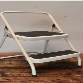 2 step ladders-name brand