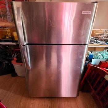 Refrigerator 
