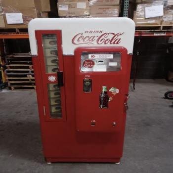 1950’s rest.Coca Cola machine 