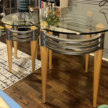 LOT of 2 GLASS TABLES like new
