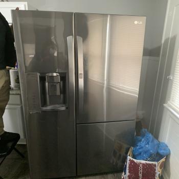 Triple door refrigerator 