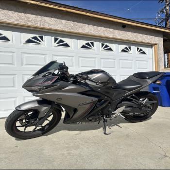 2016. Yamaha YZF-R