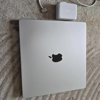 MacBook Pro 2024