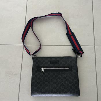 Gucci messenger bag