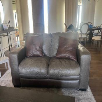 SECTIONAL COUCH