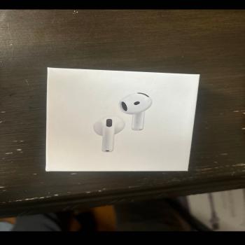 AirPod 4 with active noise  