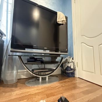 Sleek & Modern Shiny TV Stand