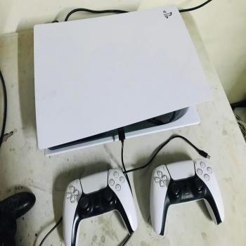 PlayStation 5 P s5
