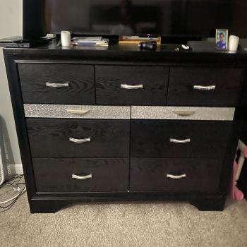 black Dresser with jewelry set