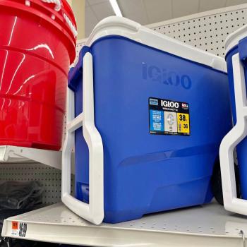 Igloo 38-QT Cooler w/Wheels