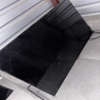LG Flat screen smart TV 65”