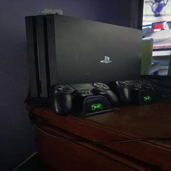 play station 4 pro