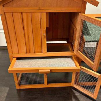 2 storey chicken coop, pet cag