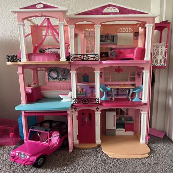 Barbie Dreamhouse with Jeep