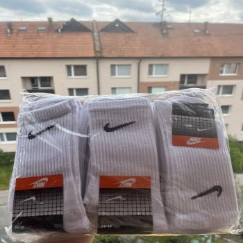 Nike socks new , comfortable 