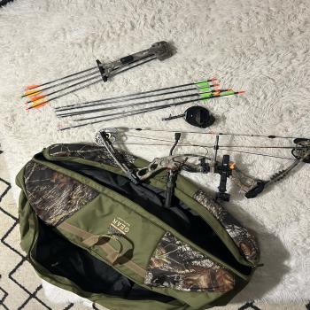 Hoyt trykon sport with extras