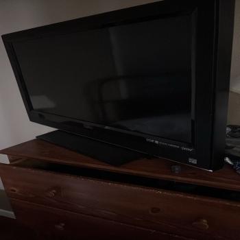 old HD VIZIO tv