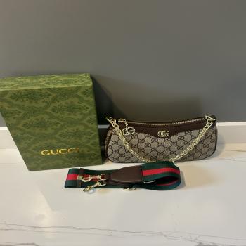 women’s Gucci purse 