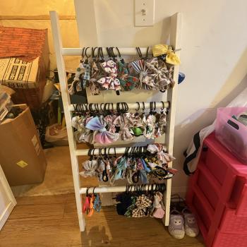 bows w/ ladder 