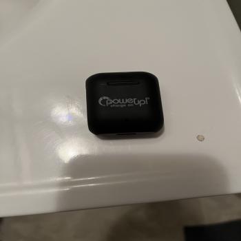 wireless earbuds
