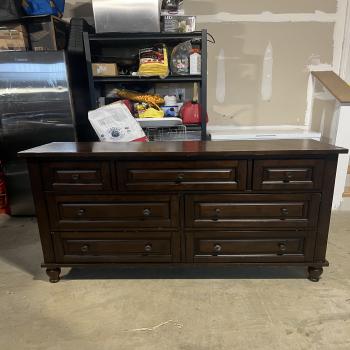 Tradional seven drawer dresser