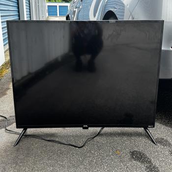 Onn. Roku smart tv 40”