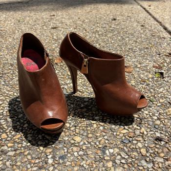 Circus by Sam Eldman Heels 6.5
