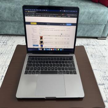 2019 MacBook Pro 13” 8GB-256GB
